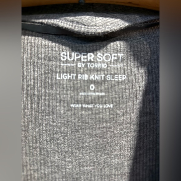 Women’s Torrid Super Soft Light Rib Knit Sleep Snap Cardigan Size 0 - Picture 4 of 8